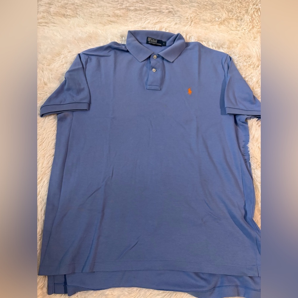 POLO Ralph Lauren Classic Fit
Size Large  3 Button Polo - Picture 2 of 3